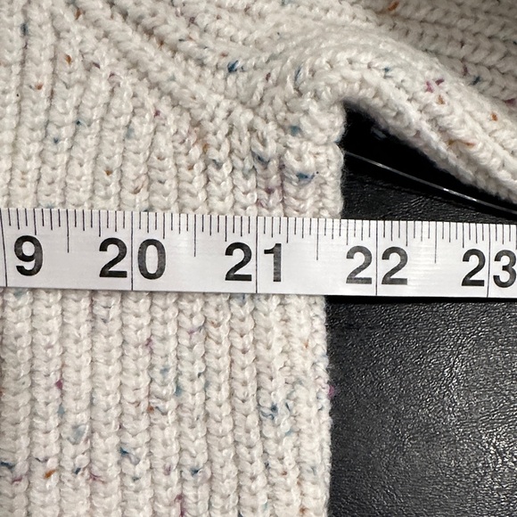 Old Navy Women's Cream Button-Up Cardigan - Picture 4 of 7